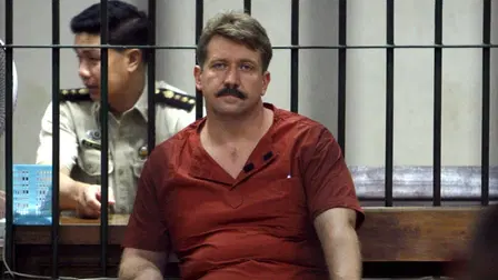 Vapen, lögner och videoband