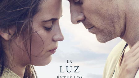 La luz entre los océanos