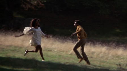 Fußballmatch und süße Girls