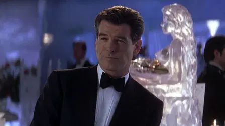 007: Kuolema saa odottaa