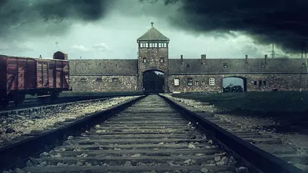 Auschwitz Untold: In Colour