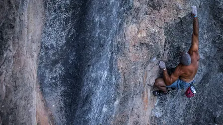 Solo - Climbing to Live