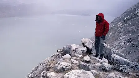 Dans l'ombre des glaciers perdus du Népal