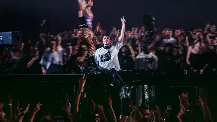 Apple Music Live: Fred again..