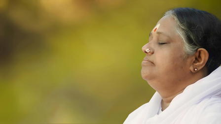 Amma's Way: un abbraccio al mondo