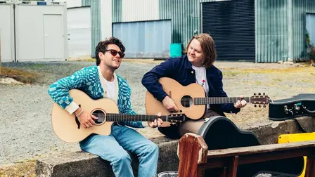 Niall Horans Heimkehr: Der Weg nach Mullingar mit Lewis Capaldi