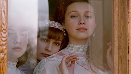 The Romanovs: A Crowned Family