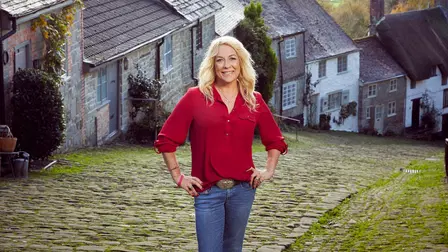 Sarah Beeny's New Country Lives