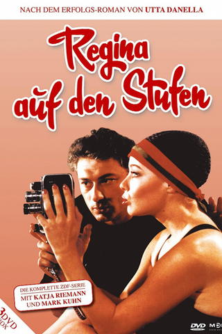 Regina auf den Stufen