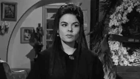 Sobre el muerto las coronas