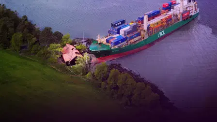 Nyheterna Story: Ett containerfartyg på tomten