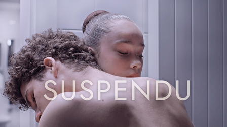 Suspendu