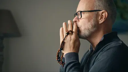 Puutarhuri, buddhalainen ja vakooja
