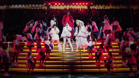 Snoop’s Holiday Halftime Party