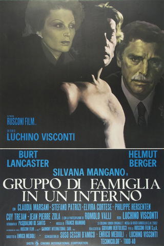 Gruppo di famiglia in un interno