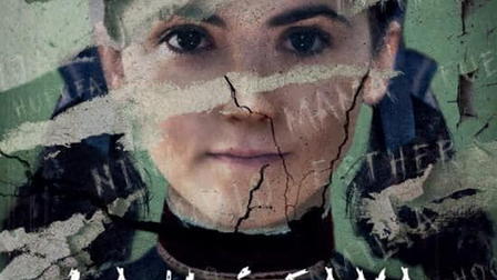 La huérfana: Primer asesinato