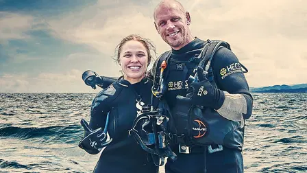 Ronda Rousey contra el tiburón