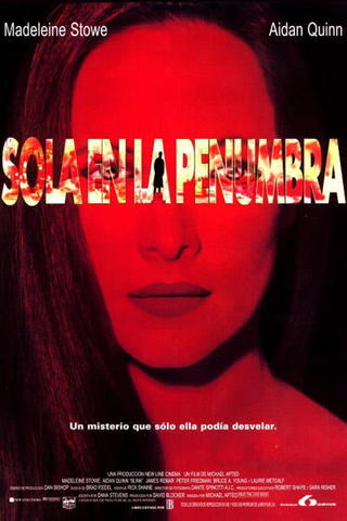 Sola en la penumbra