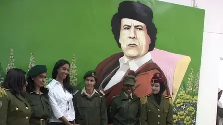 El ascenso y la caída del coronel Gadafi