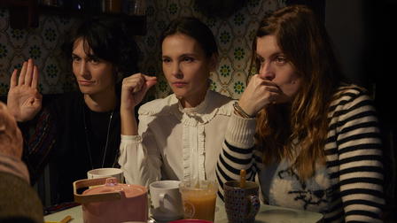Nona and Her Daughters