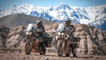 Himalaya Calling - Auf dem Landweg zu den höchsten Pässen der Welt